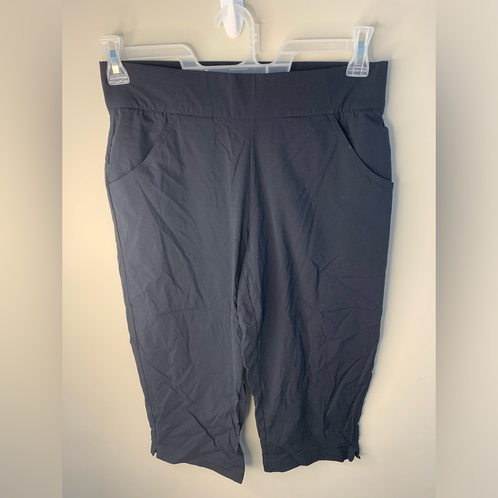 Womens Size Medium Columbia Black activewear Capri Pants